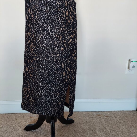 Worthington leopard skirt size XL. 60% polyester, 37% cotton,3% spandex - Picture 2 of 4